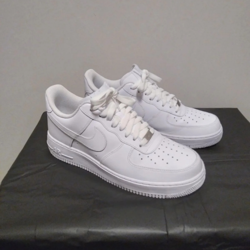 SOLD***Men's Nike Air Force One Sneakers